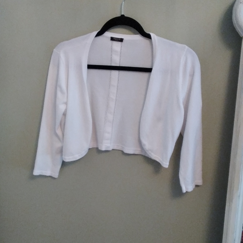 Crop style white jacket